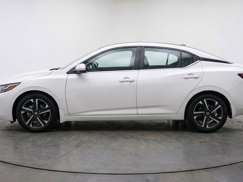 Used 2025 Nissan Sentra SV FWD image 5