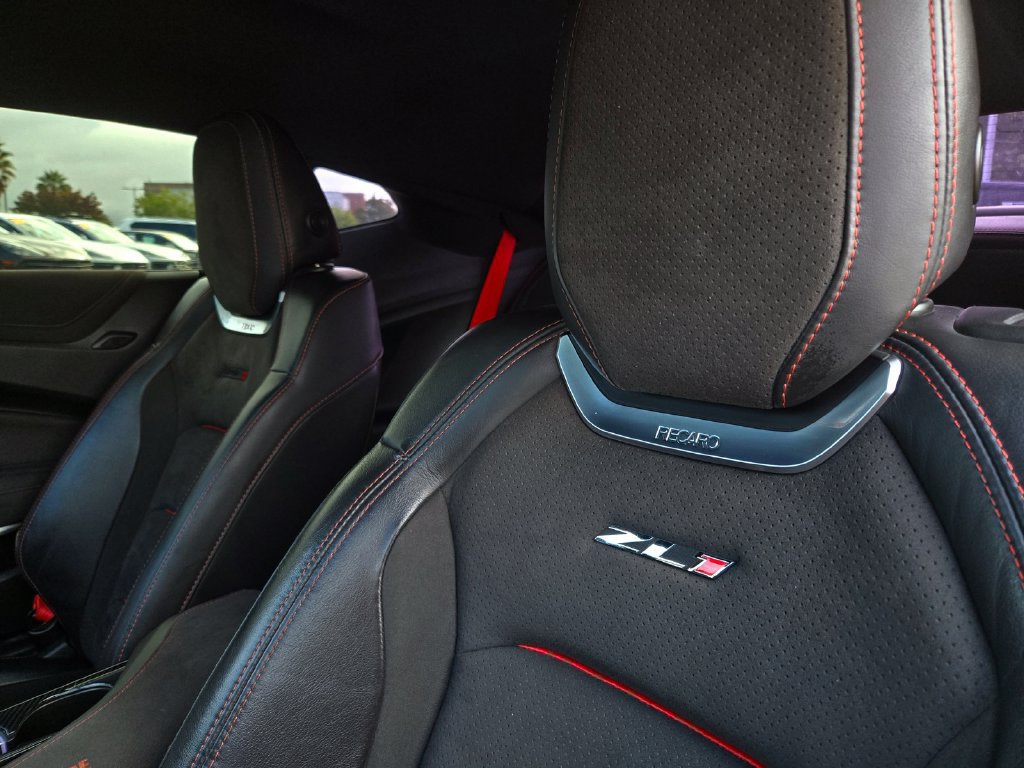 Used 2019 Chevrolet Camaro ZL1 RWD image 19