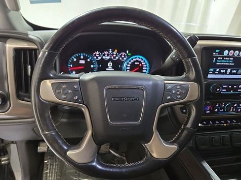 Used 2017 GMC Sierra 2500 Denali w/ Suspension Package, Off-Road AWD/4WD image 12