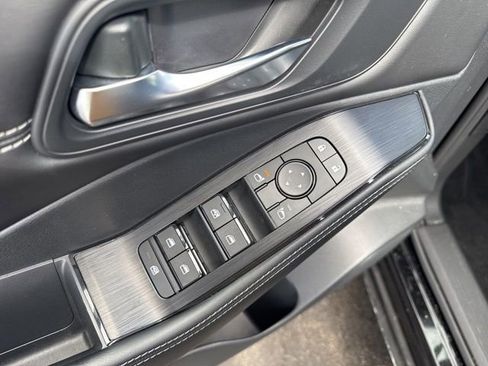 Used 2023 Nissan Rogue SV w/ SV Premium B Package image 8