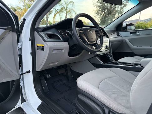 Used 2015 Hyundai Sonata SE image 19
