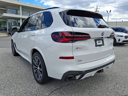 New 2026 BMW X5 xDrive40i w/ M Sport Package AWD/4WD image 5