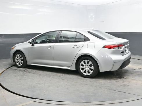 Used 2023 Toyota Corolla LE FWD image 4