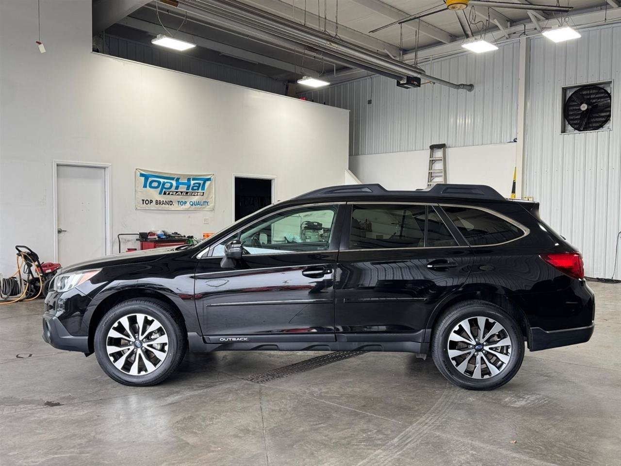 Used 2017 Subaru Outback 2.5i Limited AWD/4WD image 32