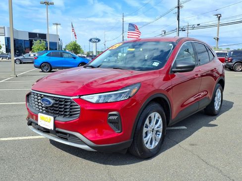 Used 2023 Ford Escape Active AWD/4WD image 3
