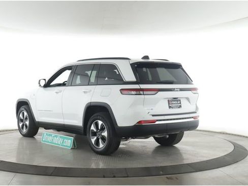 Used 2024 Jeep Grand Cherokee Limited 4xe AWD/4WD image 8