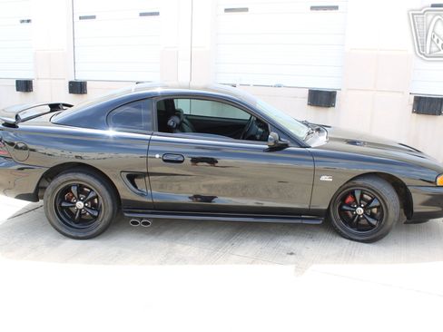 Used 1994 Ford Mustang GT RWD image 4