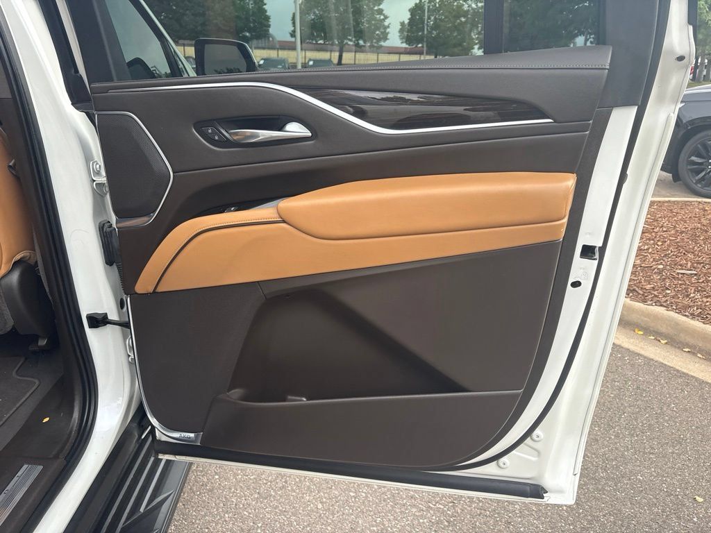 Used 2021 Cadillac Escalade ESV Sport AWD/4WD image 26
