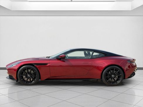 Used 2020 Aston Martin DB11 AMR image 8