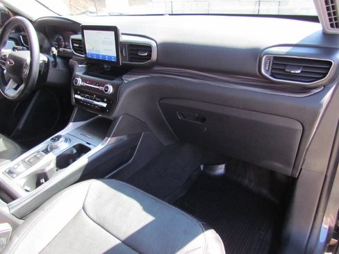 Used 2020 Ford Explorer Limited image 19