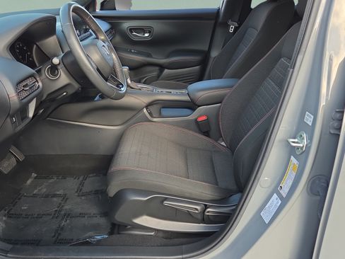 Used 2024 Honda HR-V Sport image 9