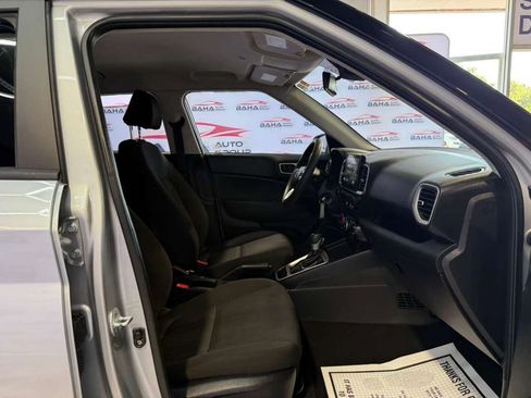 Used 2021 Hyundai Venue SE FWD image 45