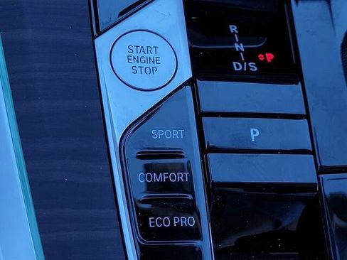 Certified 2025 BMW X5 sDrive40i w/ Premium Package image 23