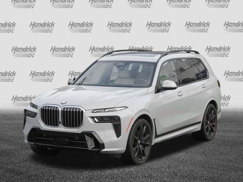 Used 2023 BMW X7 xDrive40i w/ M Sport Package AWD/4WD image 5