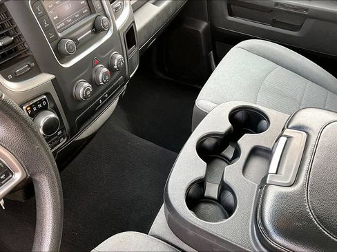 Used 2024 RAM 1500 Classic SLT AWD/4WD image 18