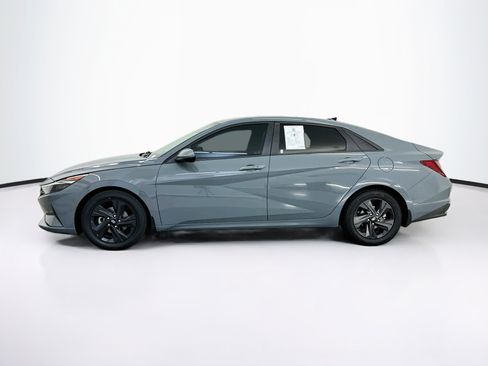 Used 2022 Hyundai Elantra SEL FWD image 4