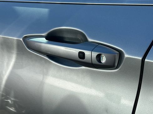 Used 2023 Mitsubishi Outlander SE image 7