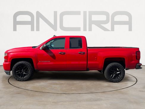 Used 2018 Chevrolet Silverado 1500 Custom w/ Custom Convenience Package RWD image 7