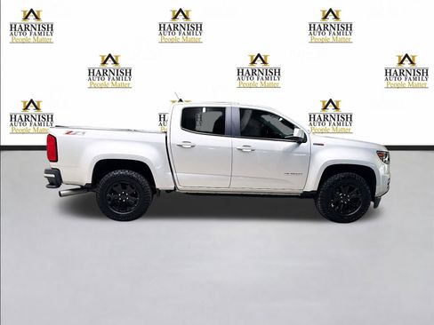 Used 2017 Chevrolet Colorado Z71 AWD/4WD image 5