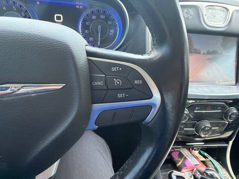 Used 2016 Chrysler 300 Limited RWD image 16