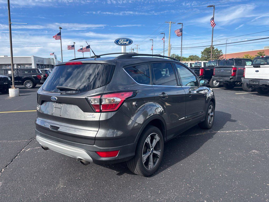 Used 2017 Ford Escape SE w/ Equipment Group 201A AWD/4WD image 5
