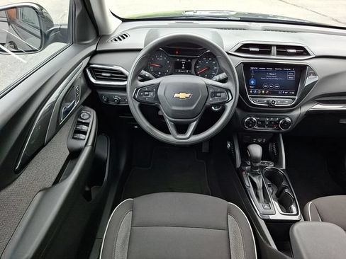 Certified 2023 Chevrolet TrailBlazer LT w/ Convenience Package AWD/4WD image 11