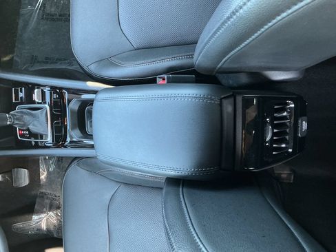 Used 2023 Jeep Compass Limited AWD/4WD image 28