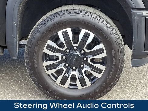 Used 2025 GMC Sierra 2500 Denali Ultimate image 12