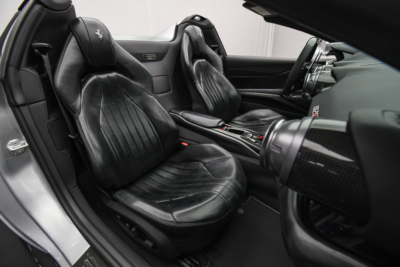 Used 2022 Ferrari 812 GTS RWD image 17