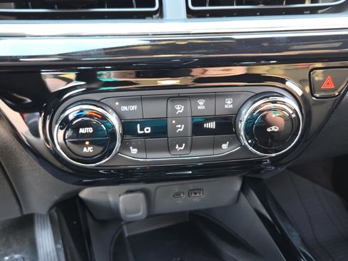 New 2026 Chevrolet Trax RS w/ Sunroof Package image 25