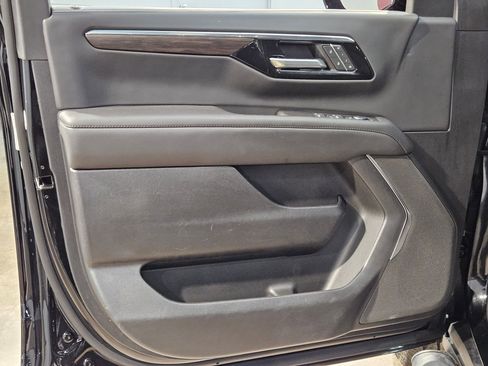 Used 2025 Chevrolet Tahoe Z71 AWD/4WD image 20