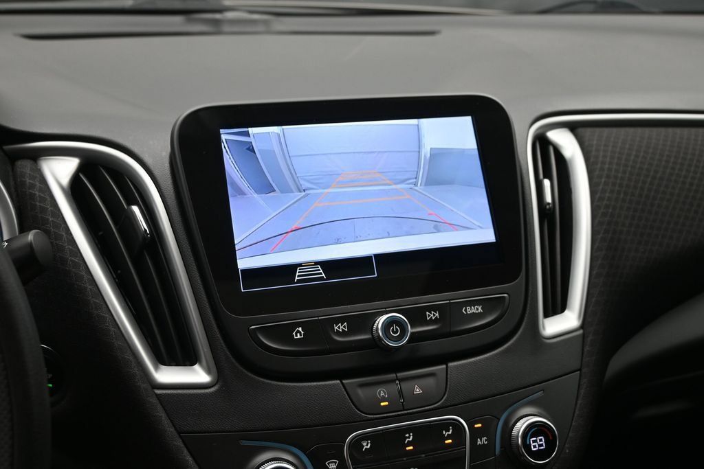 Used 2024 Chevrolet Malibu LT FWD image 15