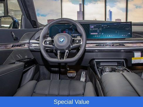 Used 2025 BMW 750e xDrive w/ Executive Package AWD/4WD image 17