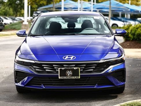 Used 2024 Hyundai Elantra SEL w/ Convenience Package FWD image 11