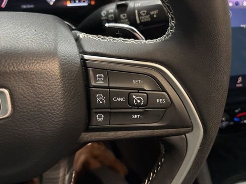 Used 2023 Jeep Grand Cherokee L Limited w/ Luxury Tech Group II image 13