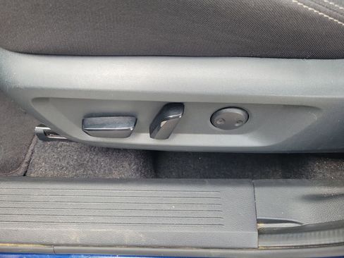 Used 2025 Nissan Rogue SV FWD image 17