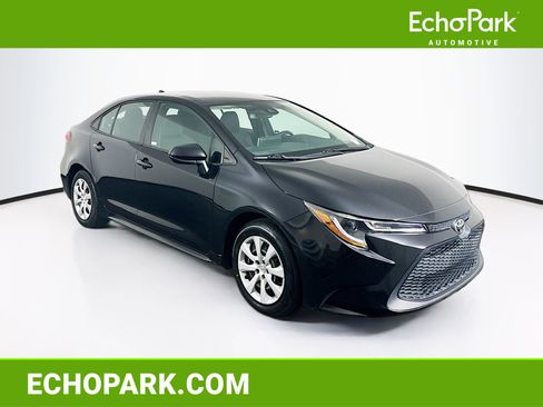Used 2021 Toyota Corolla LE image 1