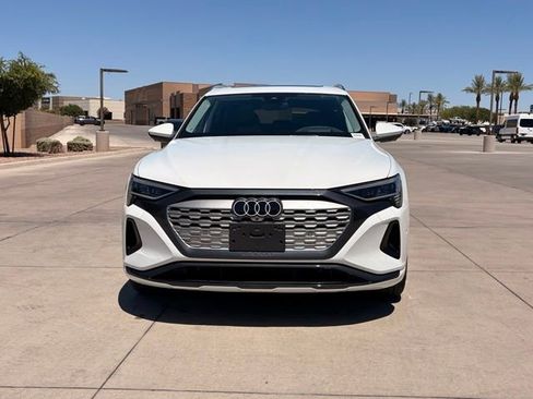 Used 2024 Audi Q8 e-tron Prestige w/ Prestige Package AWD/4WD image 4
