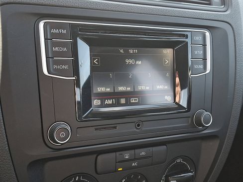 Used 2016 Volkswagen Jetta S image 16