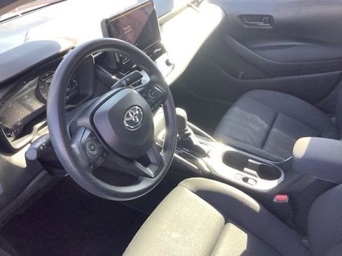 Used 2024 Toyota Corolla LE FWD image 2