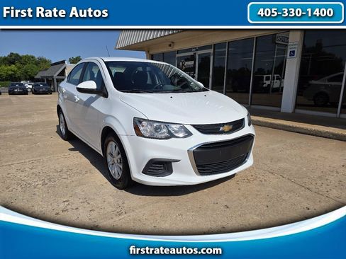 Used 2019 Chevrolet Sonic LT FWD image 1