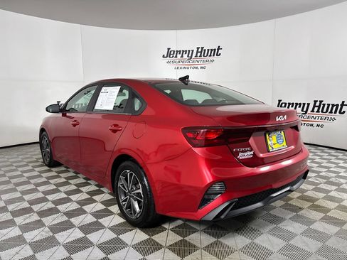 Used 2022 Kia Forte LXS FWD image 6