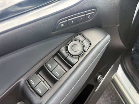 Used 2022 Buick Enclave Premium FWD image 10