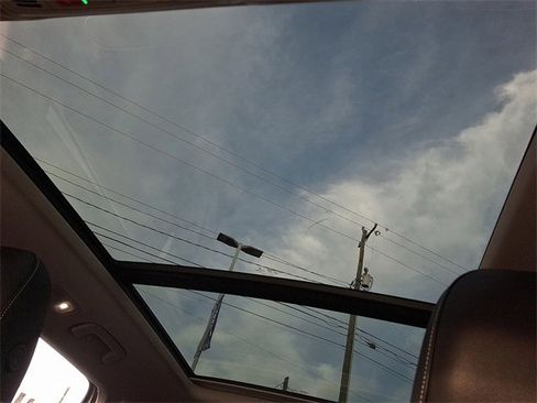 Used 2023 Volkswagen Taos SE image 14