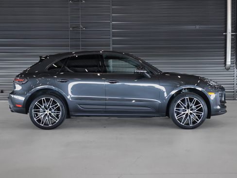 Used 2026 Porsche Macan AWD/4WD image 11