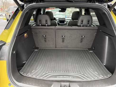 Used 2023 Chevrolet TrailBlazer RS w/ Sun and Liftgate Package image 9