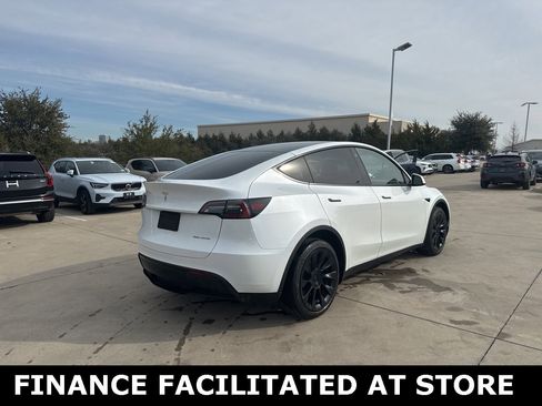 Used 2023 Tesla Model Y Long Range image 5