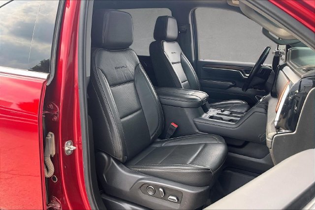 Used 2024 GMC Sierra 3500 Denali w/ Denali Reserve Package AWD/4WD image 7
