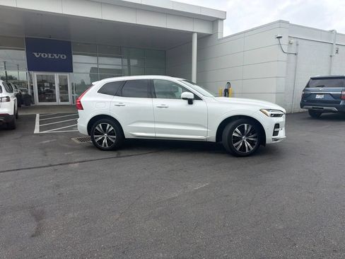 Used 2023 Volvo XC60 B5 Plus w/ Climate Package AWD/4WD image 2