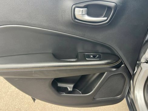 Used 2018 Jeep Compass Sport AWD/4WD image 18